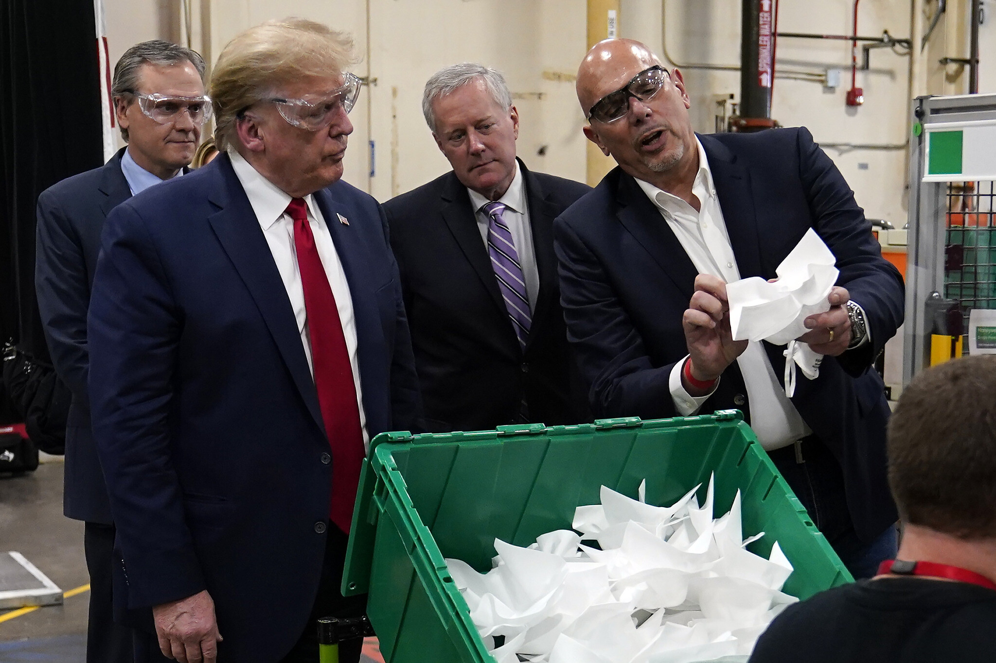 Trump in mask factory