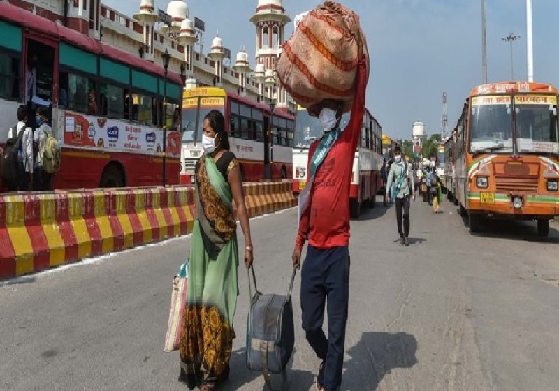 देश के कई राज्यों से यूपी पहुंच रहे हैं श्रमिक, किसी ने कहा- थैंक्यू योगी जी तो...कोई बोला- अब नहीं जाएंगे परदेस