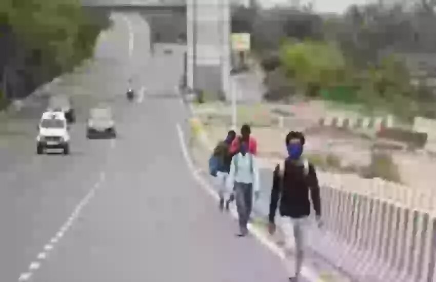 govt_looks_at_ways_to_help_migrant_labourers_to_provide_food_and_shelter_1585301549.jpg