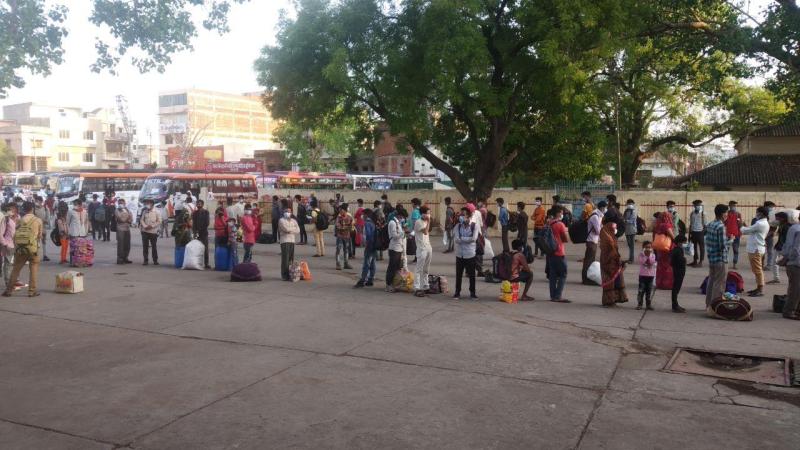 डेढ़ माह से तेलंगाना में फंसे थे श्रमिक, कटनी पहुंचकर चेहरों में आई मुस्कान