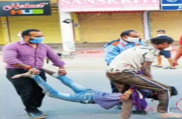 #lockdowneffect : मुझको यारों माफ करना, मैं नशे में हूं . .. . .