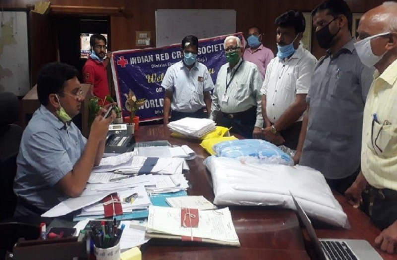 लोकसभा अध्यक्ष के प्रयास काम आए,कोरोना से लड़ने को रेडक्रॉस सोसाइटी ने 50 लाख राशि के दिए पीपीपी किट और उपकरण