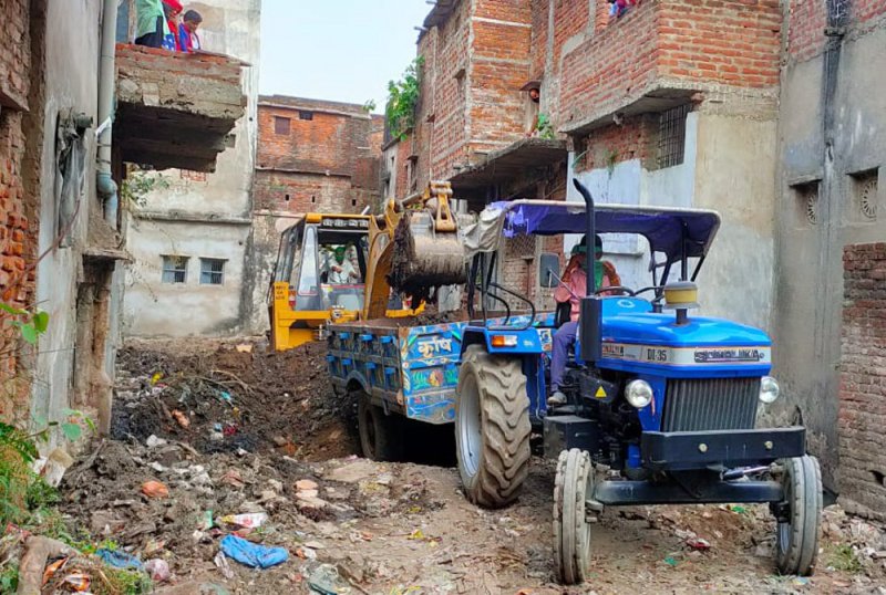 Unique cleaning done in Maihar Nagar