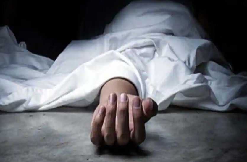 youth suicide in covid 19 ward Jawaharlal Nehru Hospital ajmer