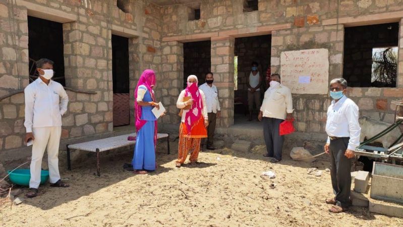 अब तक 33 हजार प्रवासी लौटे घर, मोबाइल ट्रेसिंग से रख रहे निगरानी