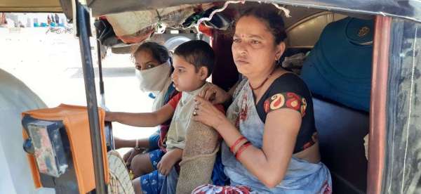 Auto racing on Mumbai roads running on Damoh bypass