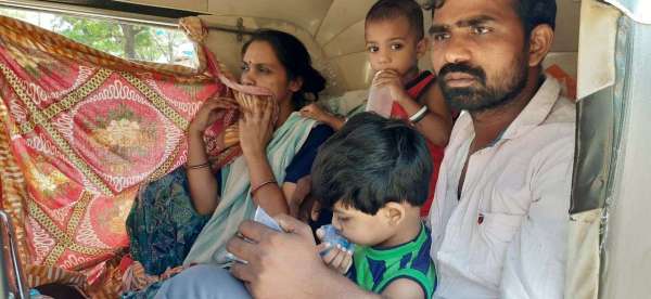 Auto racing on Mumbai roads running on Damoh bypass