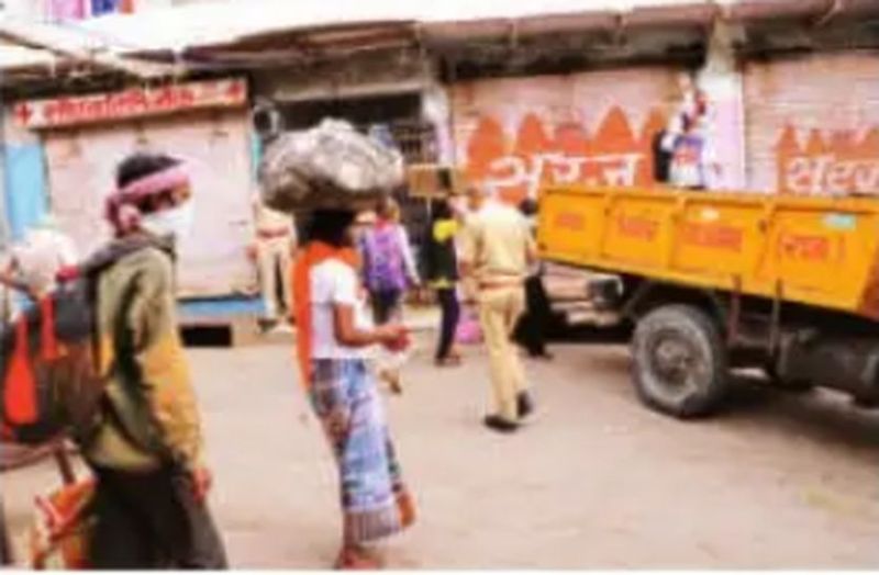 #corona : मुसाफिर हूं यारों, ना घर है ना ठिकाना .. . .