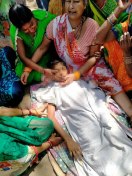 The current was running in the pole, the child died due to grip