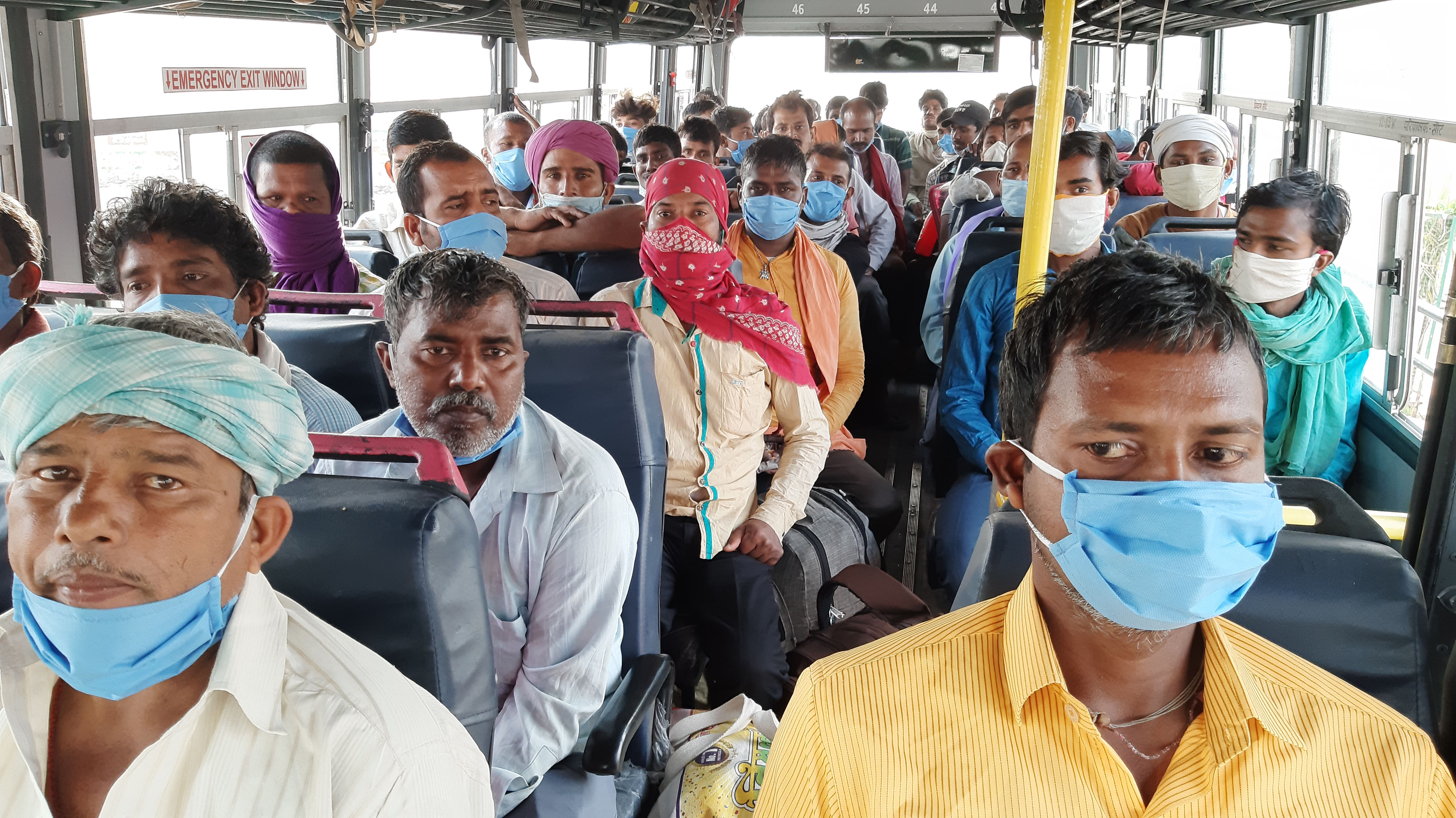 लॉकडाउन : खूब किया इंतजार,आखिर सुन गई सरकार, घर जाने की खुशी में छलके आंसू