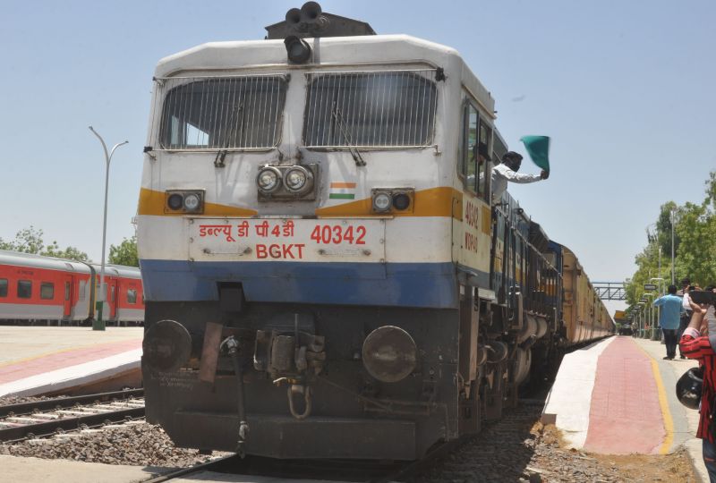 निजी वाहन से आने वाले चेक पोस्ट पर मोबाइल नम्बर देकर जाएं