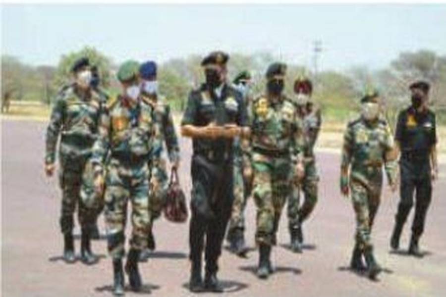 chief of army staff General Manoj Mukund Naravane visited border area