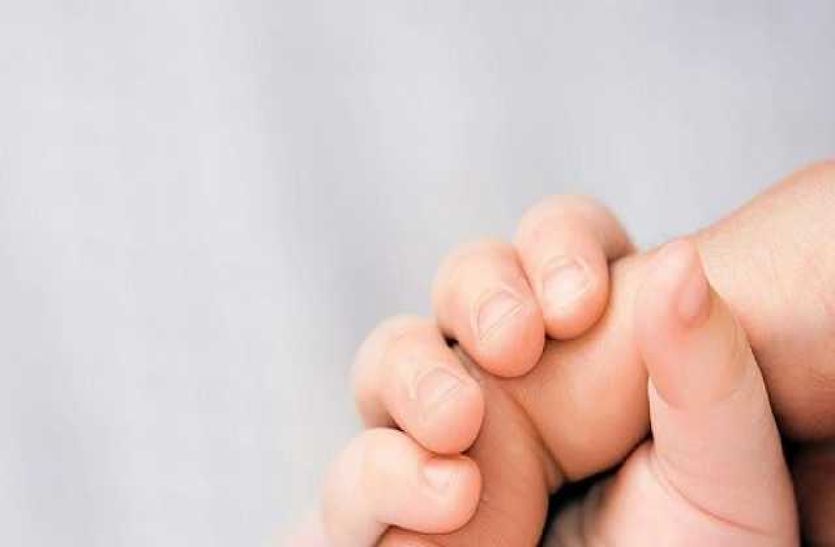 Social Pride: जैसे ही मिला मां से, बढ़ गई उसकी खुशियां