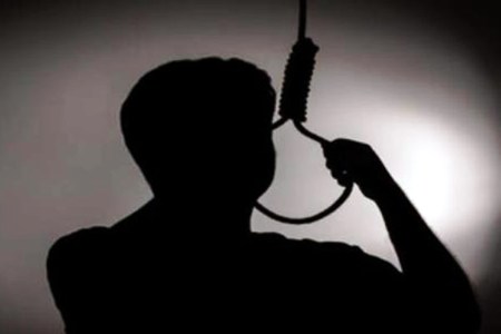 नन्हीं गुड़िया को भूख से तड़पता देख फांसी के फंदे पर गया ‘मजदूर’