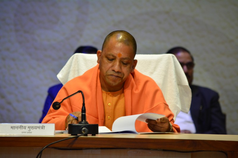 मुख्यमंत्री औरैया में सड़क दुर्घटना में  प्रवासी कामगारों व श्रमिकों की मृत्यु पर हुए दुःखी 