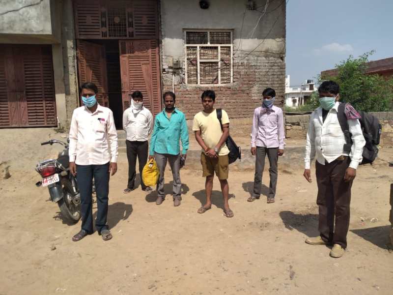 तमिलनाडू से ढाई लाख में बस किराए से लेकर आएमप्र-राजस्थान के 30 मजदूर