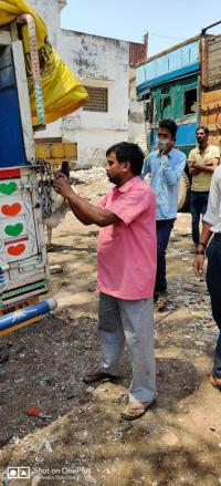 The businessman ran away with cigarette boxes pushing the dealer