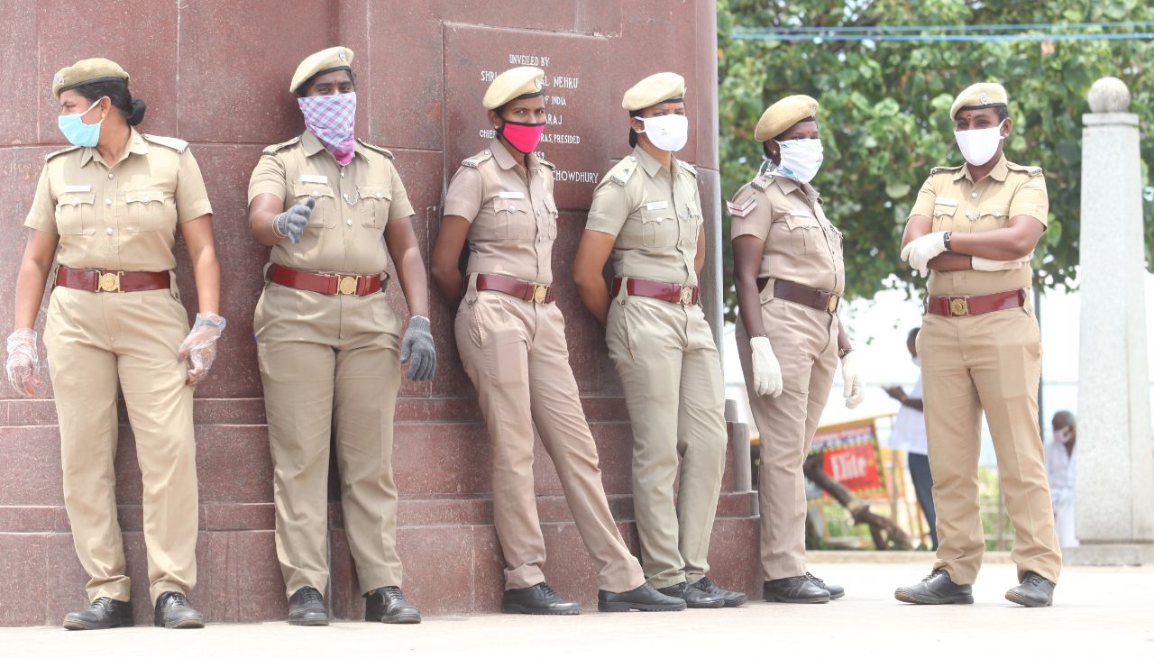 320 policemen-corona-infected-in Tamilnadu, chennai Tops