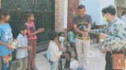 कोविड-19 लॉक डाउन के दौरान जरूरतमंदों के बीच खाना पहुंचा रहा है रोटी कपड़ा बैंक किचन