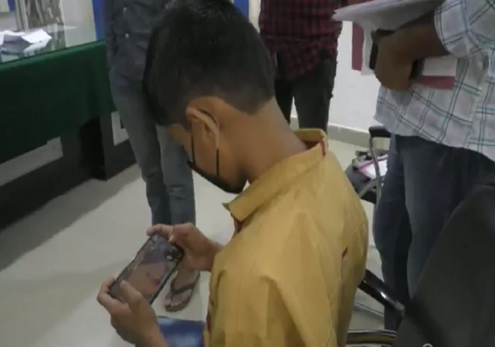 साइबर अपराधी ने गेम के शौकीन बच्चे को बनाया हथियार, पिता के खाते से उड़ा दिया आठ लाख रुपए