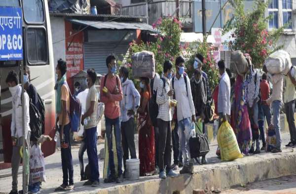 मजबूरी में अभी भगवान भरोसे कर रहे घर वापसी