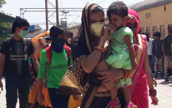 श्रमिक स्पेशल ट्रेन आई हिण्डौन, केरल से डेढ़ हजार राजस्थानी लौटे अपने ‘देस’