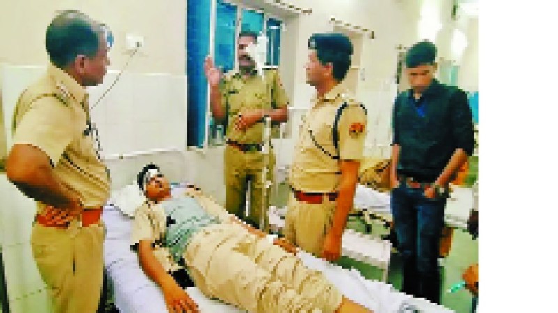 अवैध खनन रुकवाने पहुंची पुलिस टीम पर हमला, एएसआइ समेत दो घायल