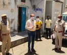 कुचामन के नया शहर में कोरोना संक्रमित मिलने के बाद मौके पर पहुंचा प्रशासन।