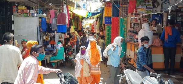 Market opened from 7 am to 7 pm, less crowded than lockdown