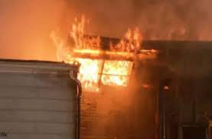 Fire in poor house due to short circuit, loss of millions of rupees