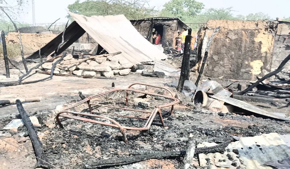 Shaktinagar area of UP adjacent to Singrauli border caught fire