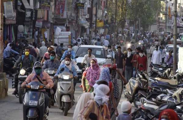 60 दिन बाद गुलजार नजर आए शहर के चौक और चौराहे, दुकान पर भी दिखाई दिए ग्राहक