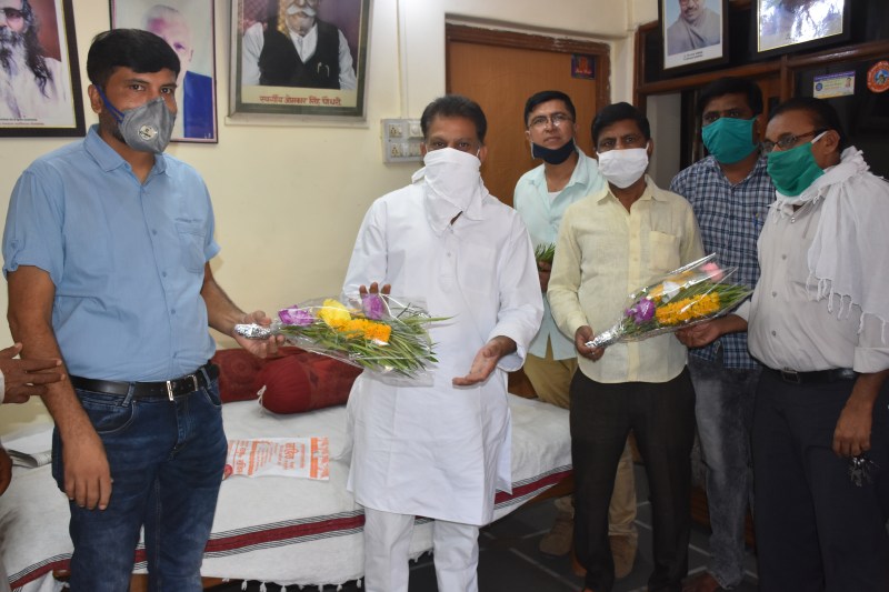 सादगी के साथ मनाया जन्मदिन