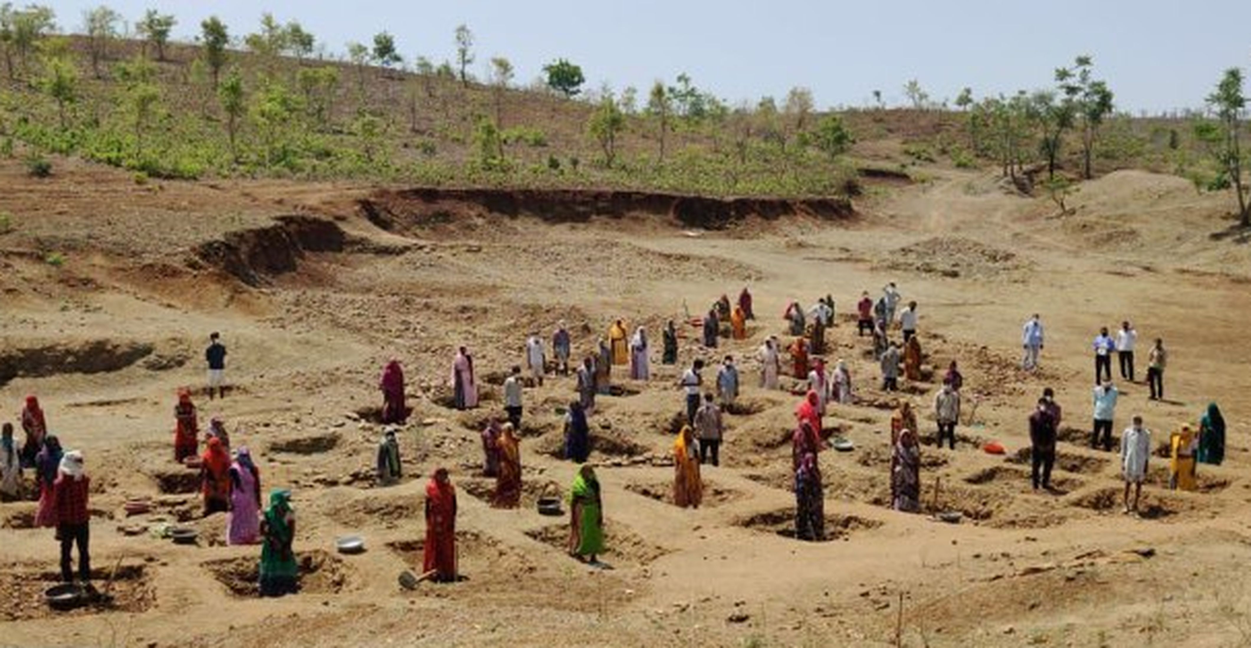 Unemployment lock unlocked by MNREGA key, two lakh workers at work