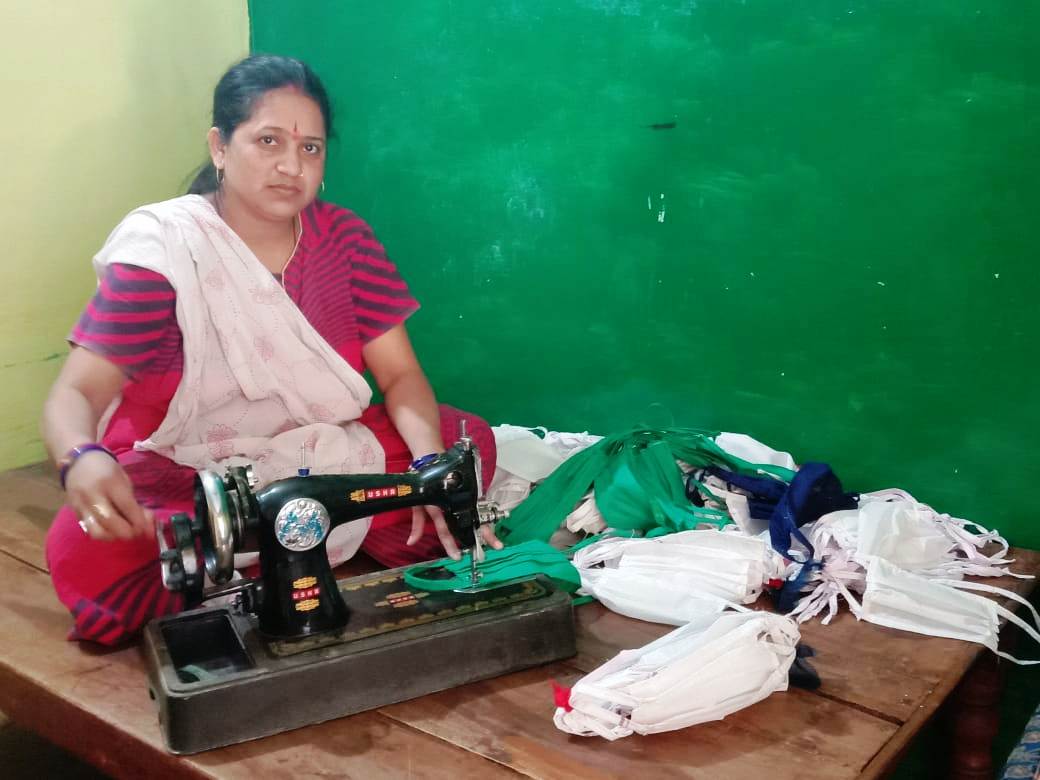 214 women earn 5 lakh by making masks in the lockdown