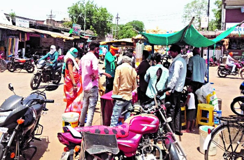 Businessmen negligent in following rules during lockdown