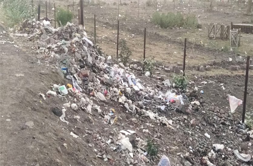 Garbage dumping near the drinking water filter plant