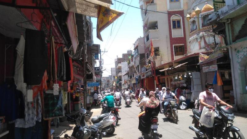 विदिशा। बाजार सभी प्रकार की दुकानों पर जमकर हो रही ग्राहकी।