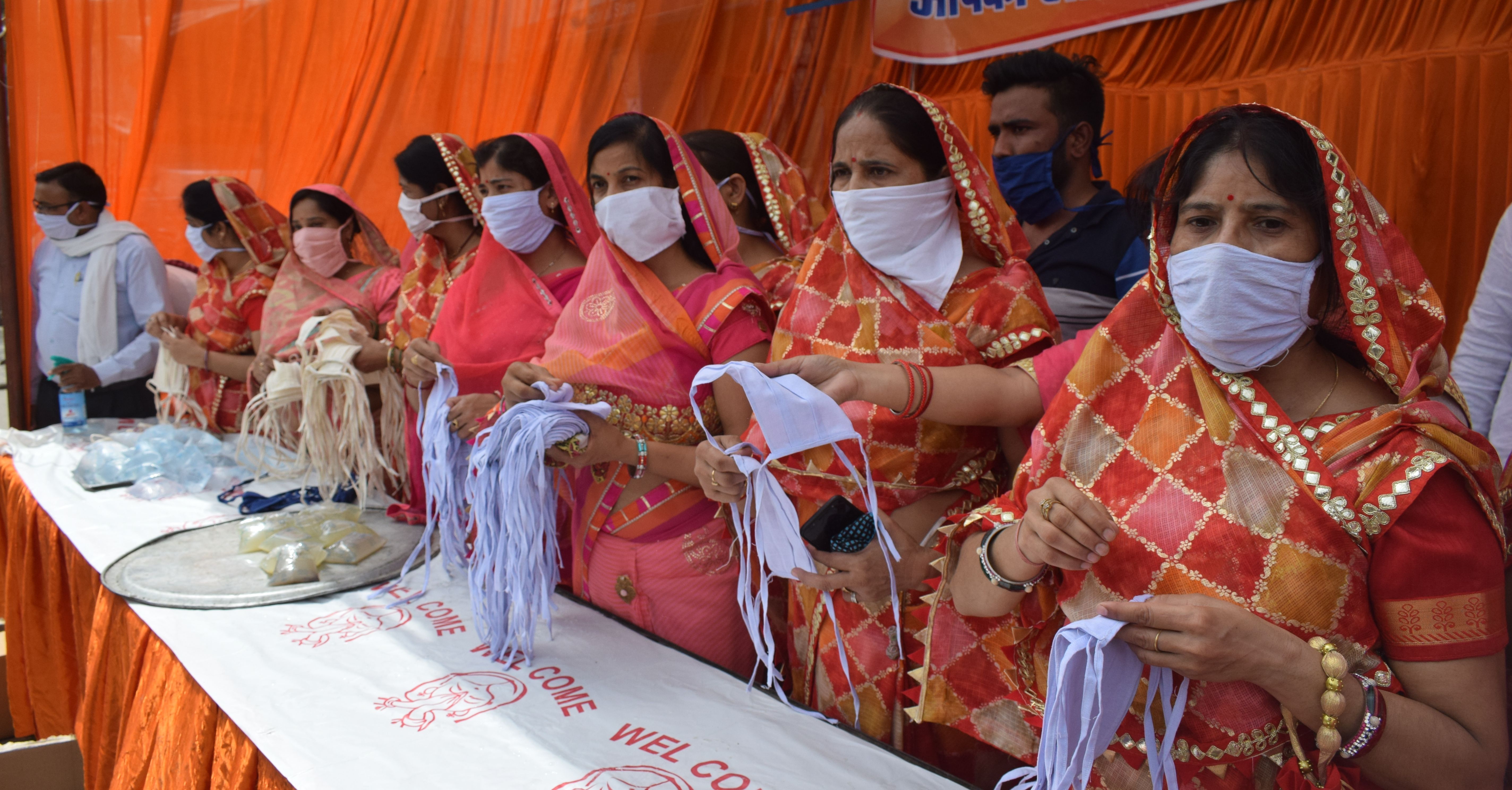 Mask and sanitizer distribution by women of Jain society