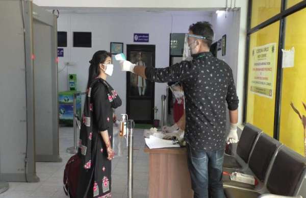 thermal screening of passenger reached Diu by plane from Mumbai