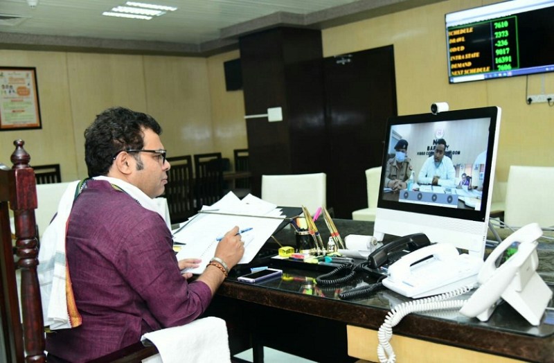 क़्वारन्टीन सेंटर में खराब भोजन देने पर होगी कार्रवाई- श्रीकान्त शर्मा