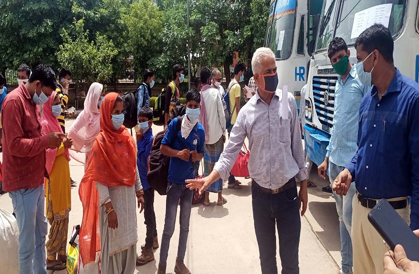 बिहार के 163 प्रवासी श्रमिकों को रोड़वेज से किया रवाना