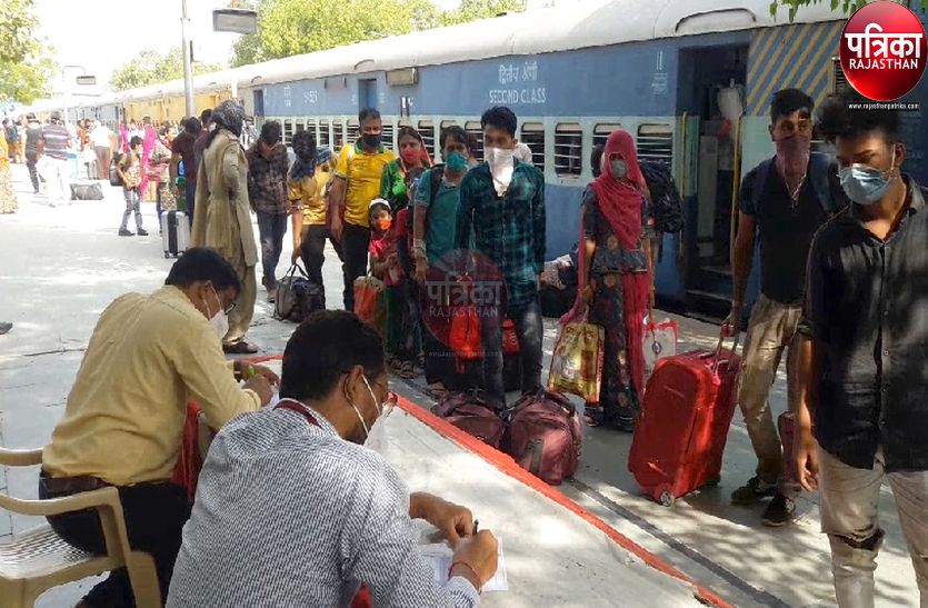 VIDEO : बेंगलुरु से प्रवासियों लेकर पाली पहुंची श्रमिक ट्रेन