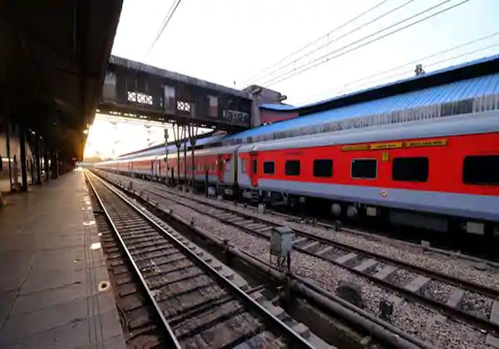 1 जून से शुरू हो रहीं 200 ट्रेनें, रेलवे इन यात्रियों को दे रहा है किराए में छूट