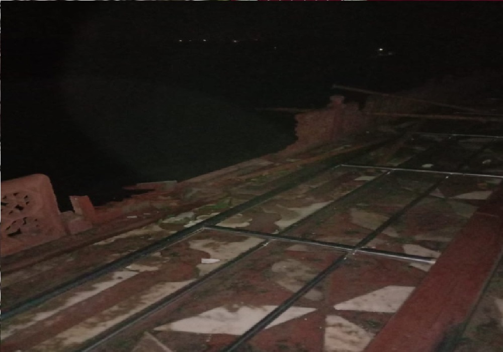 तेज आंधी के चलते ताजमहल के मुख्य मकबरे की रेलिंग टूटी, जानें और क्या-क्या हुआ नुकसान