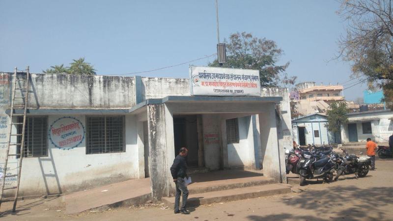 विदिशा। विद्युत वितरण कंपनी कर रही बारिश पूर्व विद्युत मेंटेनेंस कार्य।