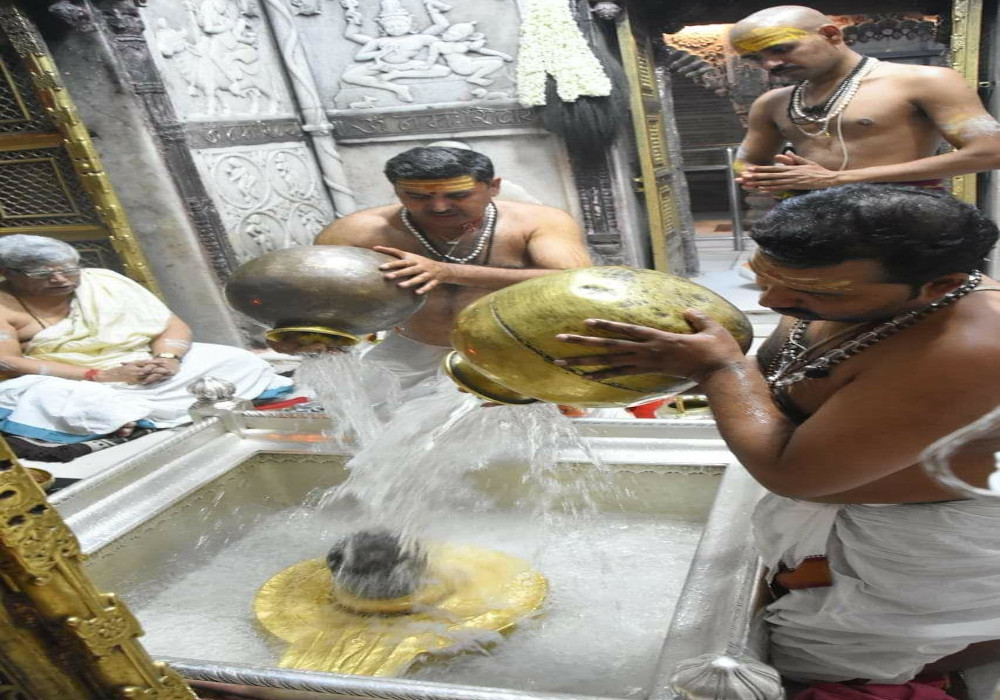 काशी विश्वनाथ के जलाभिषेक की मिली अनुमति, 4 डमरूदल होंगे शामिल, दरबार में जाएंगे सिर्फ 15 लोग
