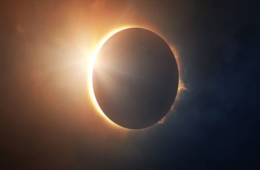 58 साल बाद शनि के मकर राशि में वक्री रहते एक महीने में दो चंद्र और एक सूर्य ग्रहण