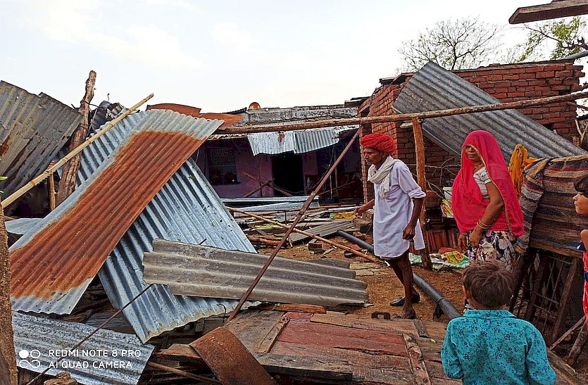 अजमेर जिले में अंधड़-बारिश से तबाही, मकान ढहे, पेड़ गिरे, एक महिला की मौत