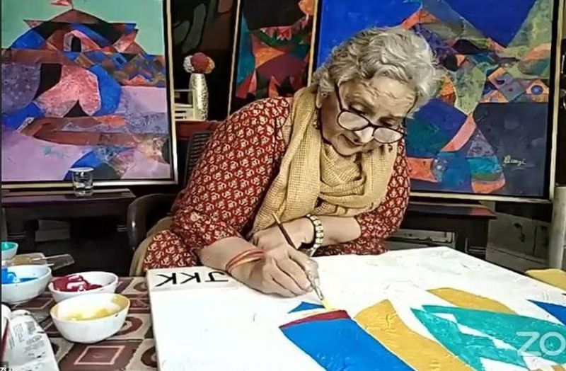 कलरिंग, लेयरिंग, कंपोजिशन से  एब्सट्रैक्ट पेंटिंग बनाने की सीखी कला